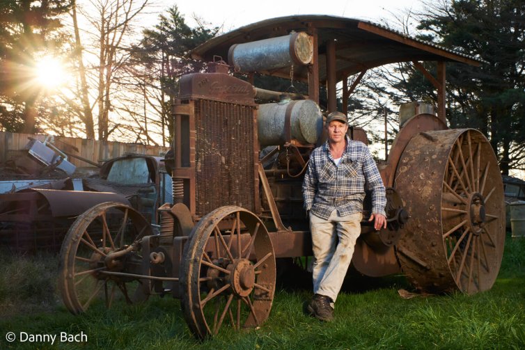 Folio_DannyBach_01-Jeff tractor collector